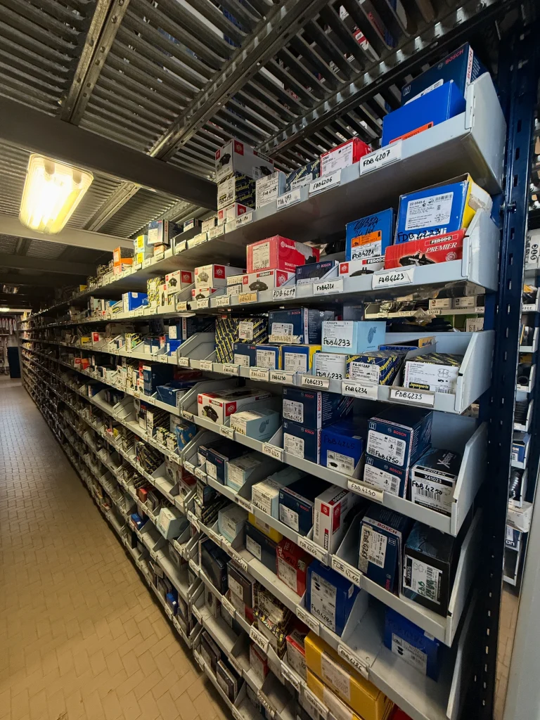 Foto interno 2C Auto Ricambi